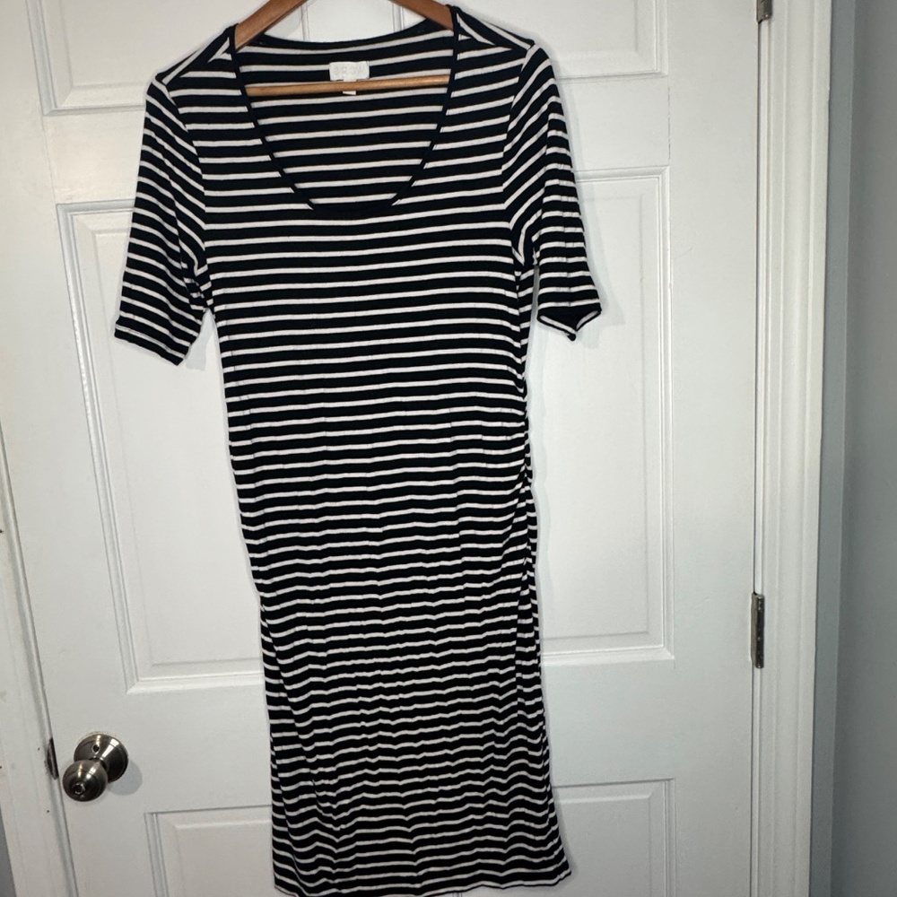 A:Glow Black & White Striped Maternity Dress - size M medium